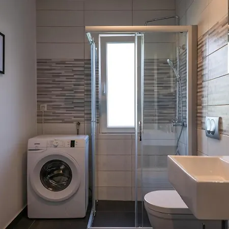 6 Bedroom Beautiful In Nedescina Holiday home *