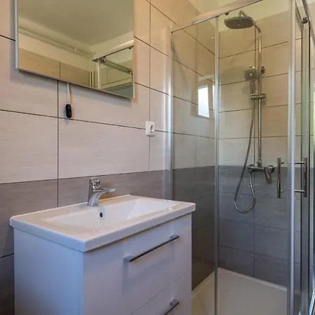 Holiday home 6 Bedroom Beautiful In Nedescina *