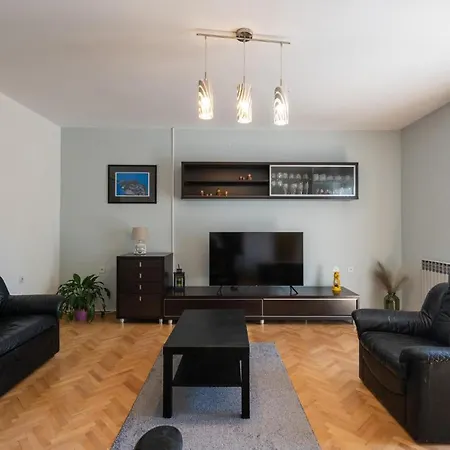 6 Bedroom Beautiful In Nedescina *
