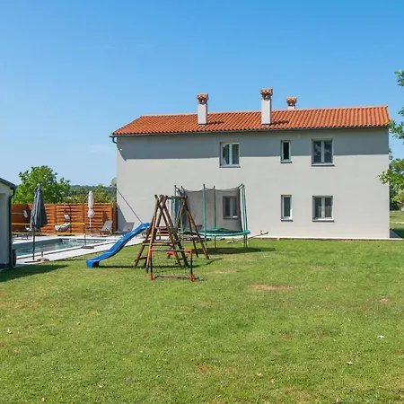 6 Bedroom Beautiful In Nedescina Ruzici (Sveta Nedelja)