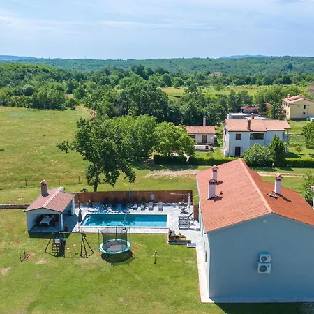 6 Bedroom Beautiful In Nedescina Nedeščina